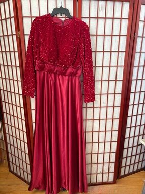 Elegant Red Long-Sleeve Sequin & Satin Gown